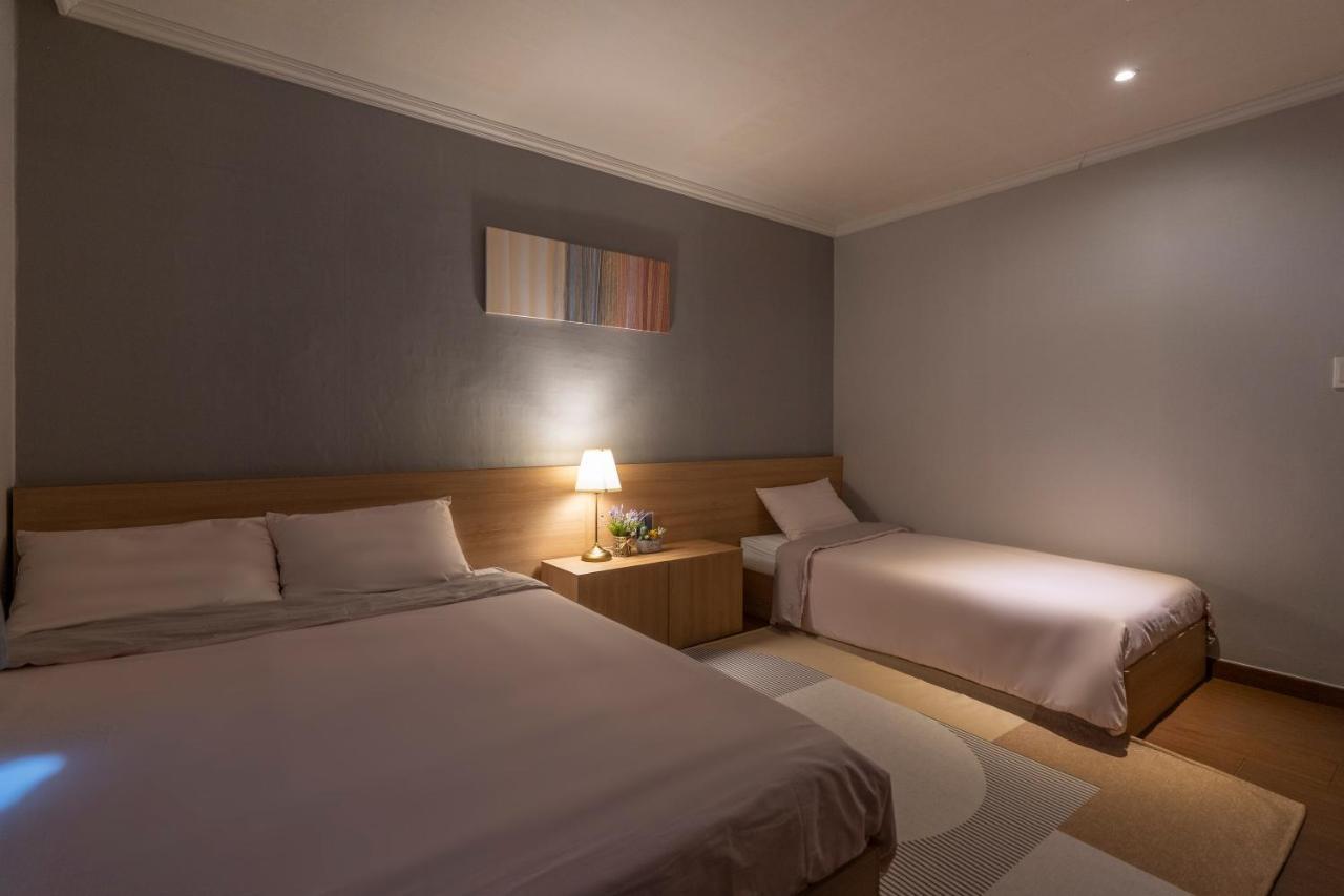 Ellui Hotel Чеджу Екстериор снимка
