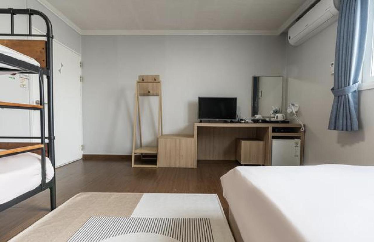 Ellui Hotel Чеджу Екстериор снимка